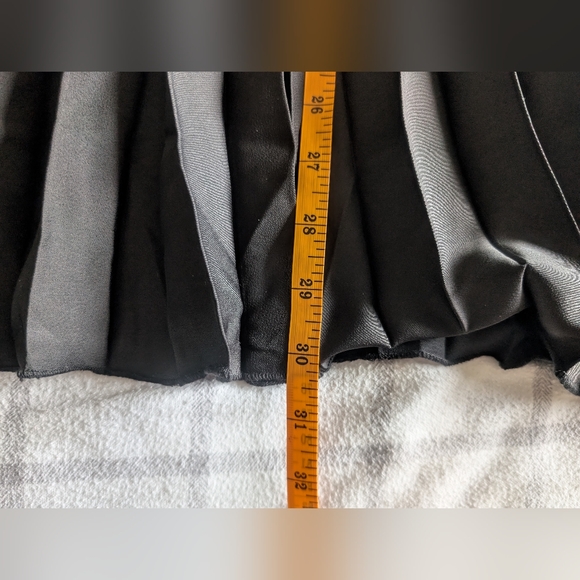 Seraphine Maternity Black A-Line Pleated Skirt - Picture 8 of 9